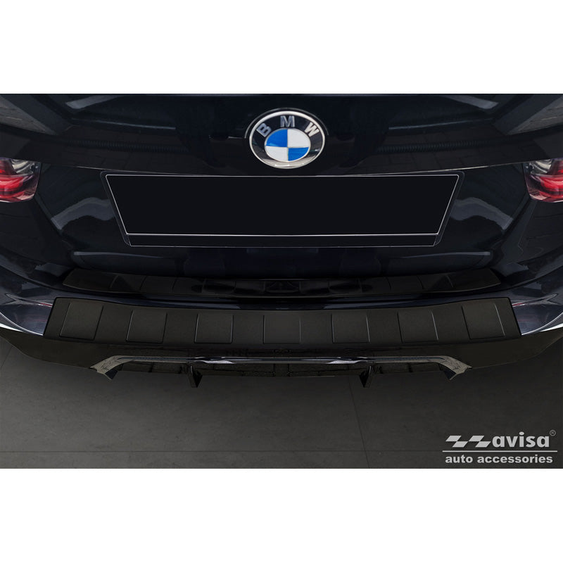 Avisa, Bagkofangerbeskytter, Mat Sort, Rustfritstål, passer til BMW 3 Series Touring (G21) Facelift 2022- with M-Package 'Ribs'