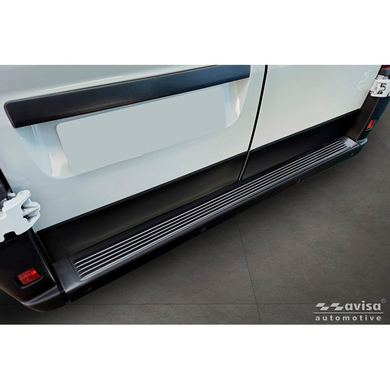 Avisa Black Stainless Steel Rear bumper protector suitable for Fiat Ducato III Facelift 2023- / Opel Movano III Facelift 2023- / Toyota Proace Max 2024- 'Ribs' (2 parts)